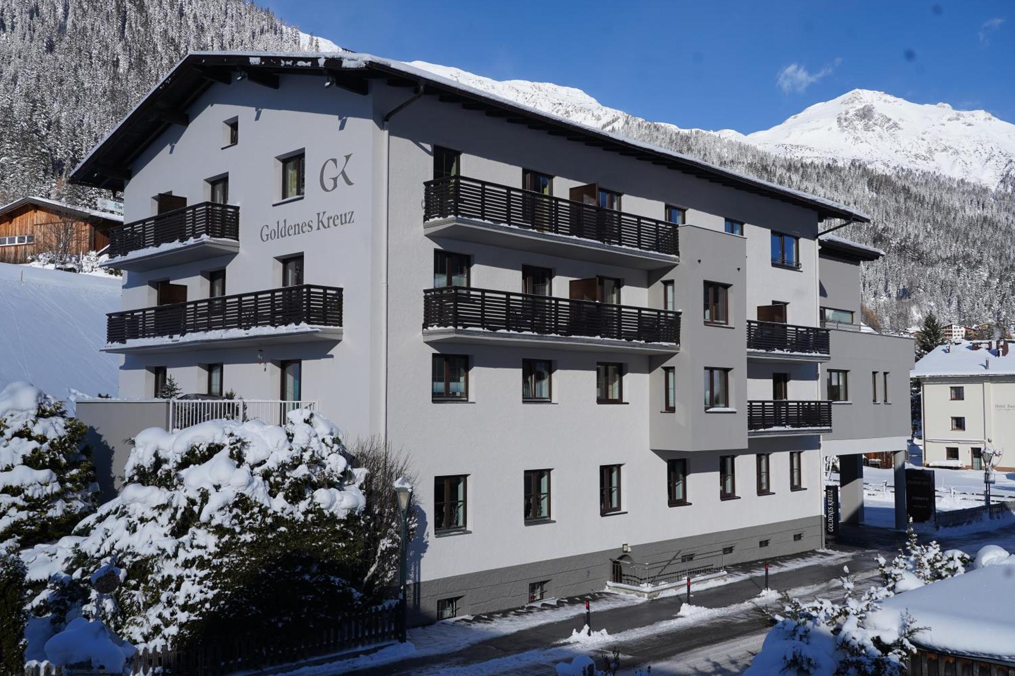 Quality Hosts Arlberg - Hotel Goldenes Kreuz B&B سانكت أنتون ام ارلبرغ المظهر الخارجي الصورة