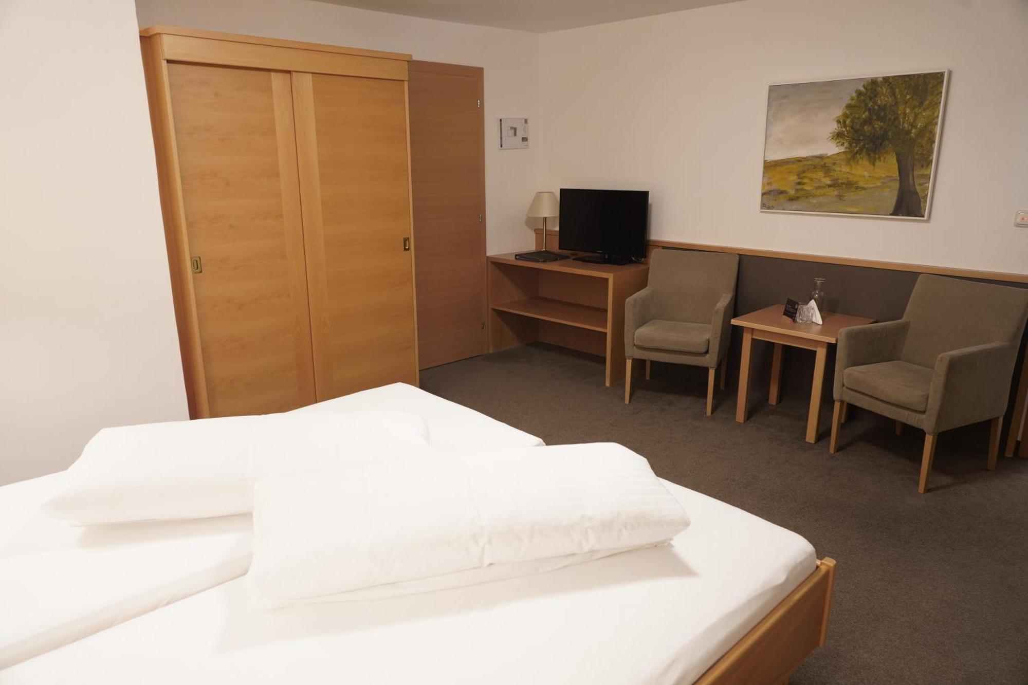 Quality Hosts Arlberg - Hotel Goldenes Kreuz B&B سانكت أنتون ام ارلبرغ المظهر الخارجي الصورة