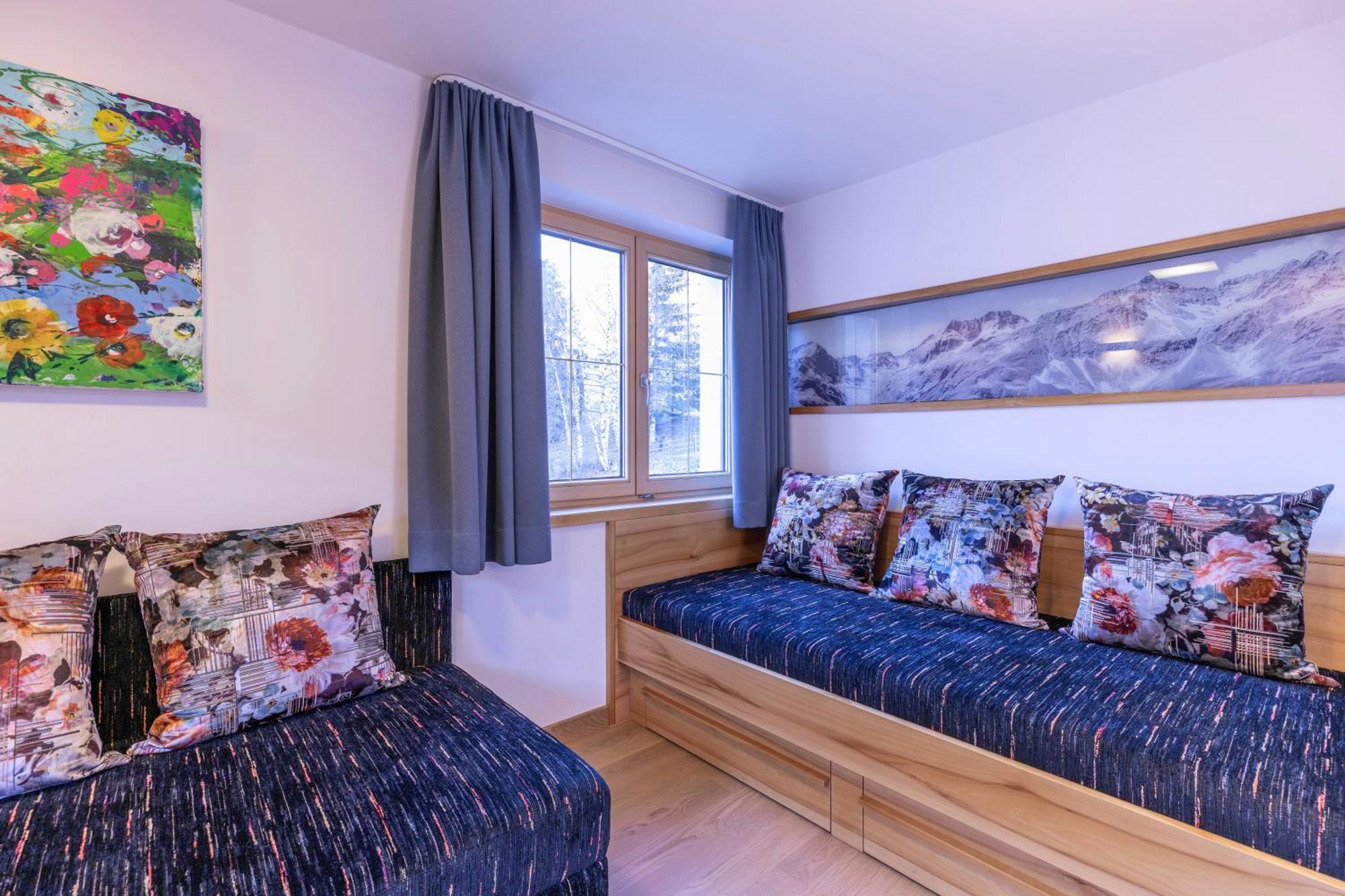 Quality Hosts Arlberg - Hotel Goldenes Kreuz B&B سانكت أنتون ام ارلبرغ المظهر الخارجي الصورة