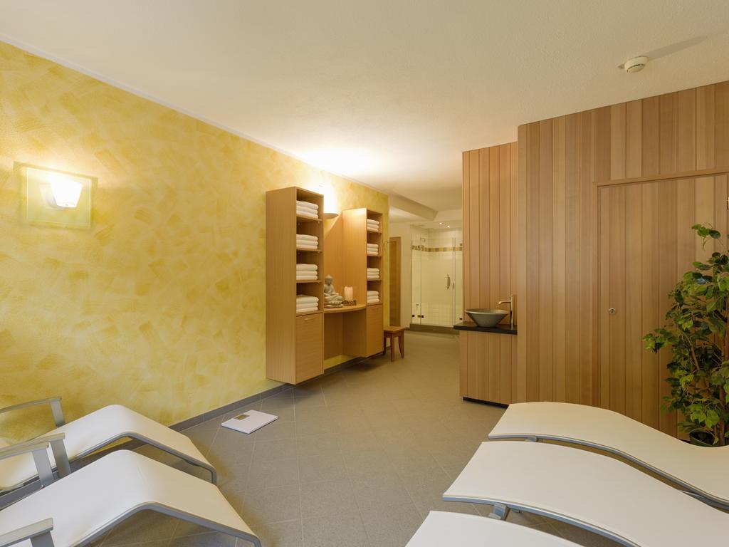 Quality Hosts Arlberg - Hotel Goldenes Kreuz B&B سانكت أنتون ام ارلبرغ المظهر الخارجي الصورة